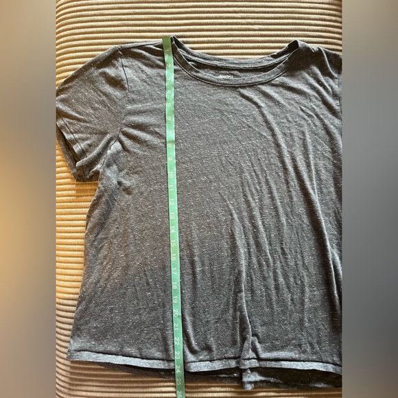 Gray basic tee - Picture 3 of 3